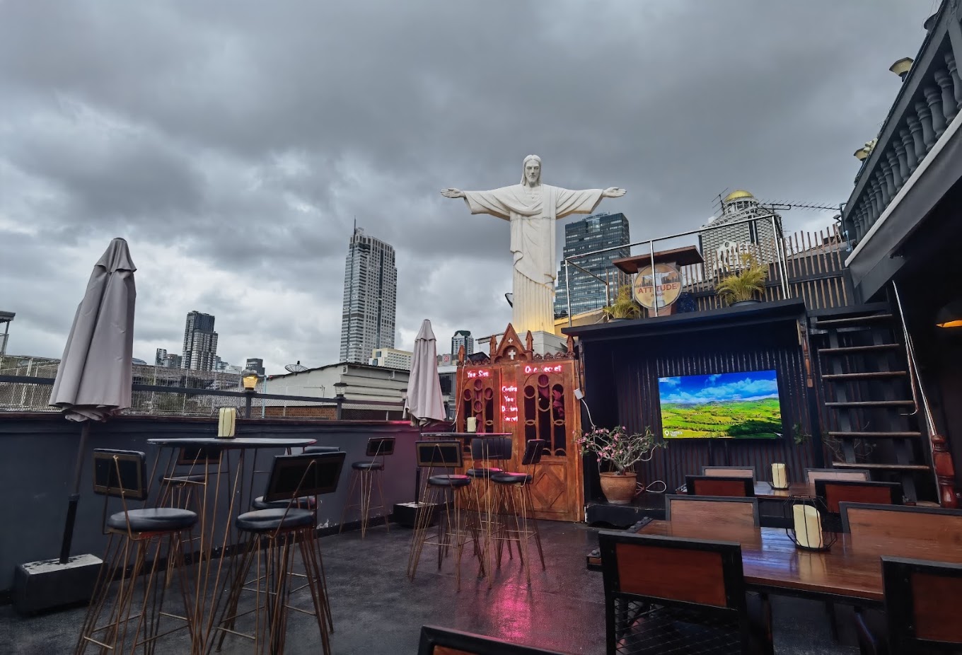 Inside Attitude Rooftop