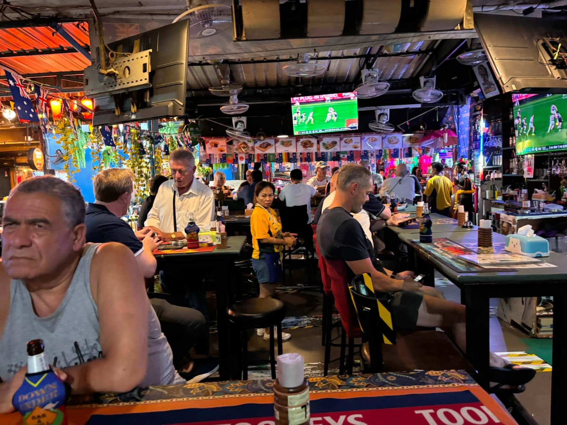 Inside Down Under Bar & Grill